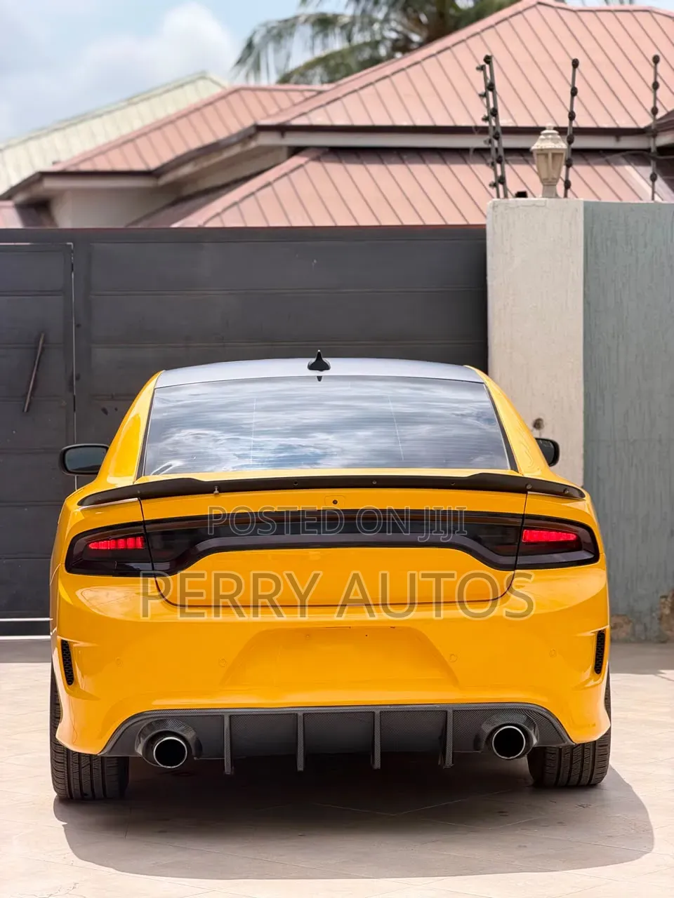 Dodge Charger 2017 Yellow