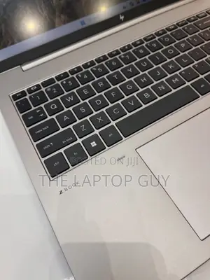 Laptop HP ZBook Firefly 16 G10 16GB Intel Core i7 SSD 512GB