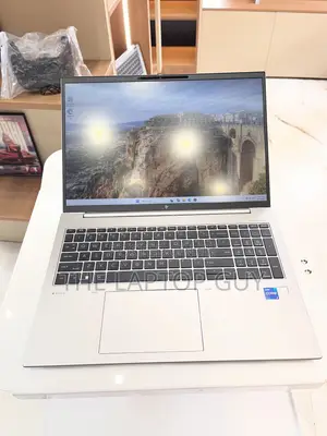Laptop HP ZBook Firefly 16 G10 16GB Intel Core i7 SSD 512GB