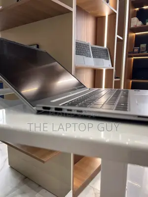 Laptop HP ZBook Firefly 16 G10 16GB Intel Core i7 SSD 512GB