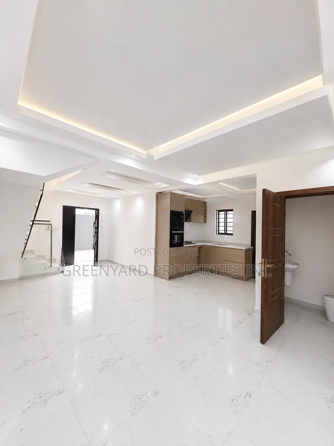3bdrm House in Hills, East Legon for sale