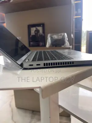 Laptop Dell Latitude 7400 2-in-1 16GB Intel Core i7 SSD 256GB