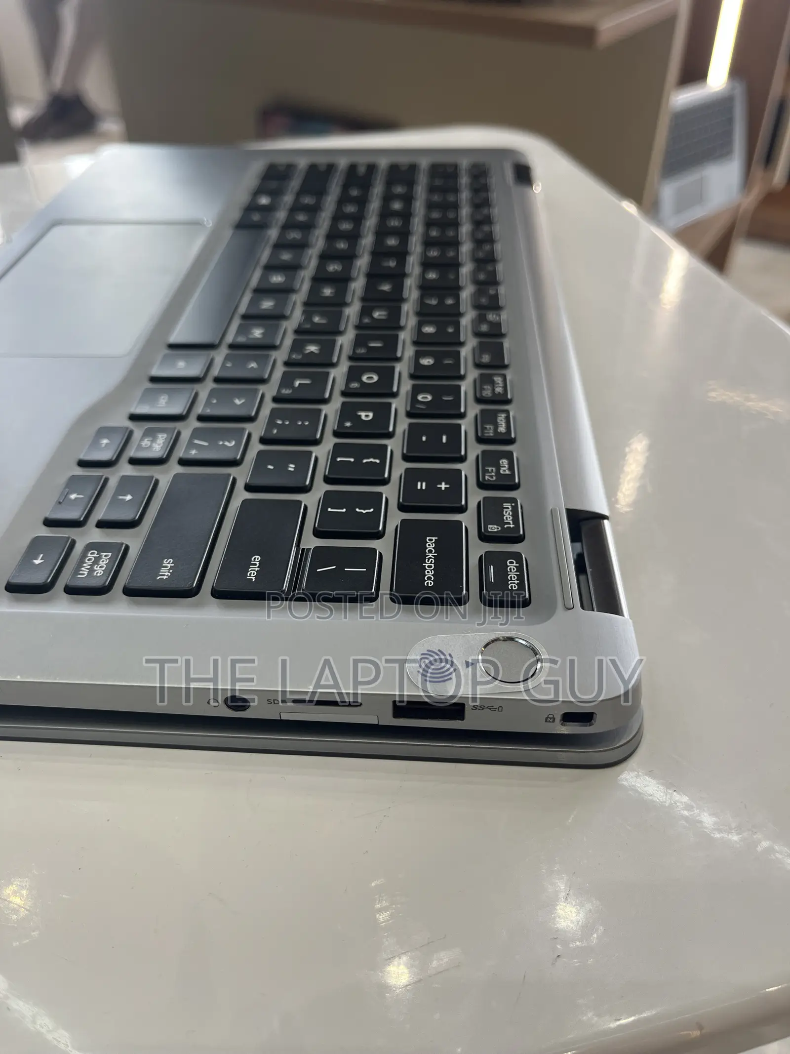 Laptop Dell Latitude 7400 2-in-1 16GB Intel Core i7 SSD 256GB