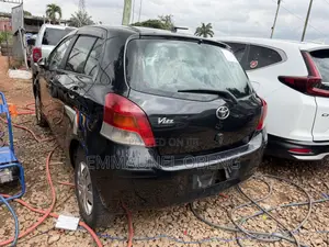 Toyota Vitz 1.0 FWD 3dr 2010 Black