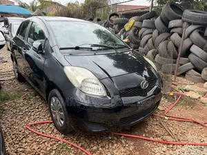 Toyota Vitz 1.0 FWD 3dr 2010 Black