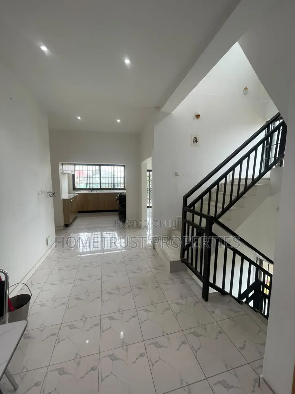 8bdrm Duplex in Mallam Tetegu for sale