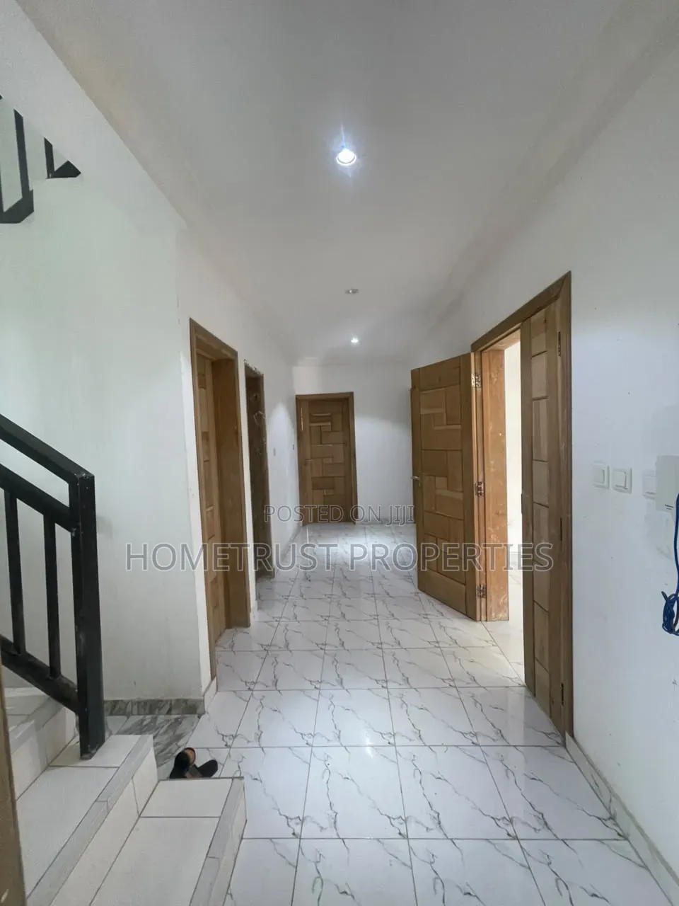8bdrm Duplex in Mallam Tetegu for sale