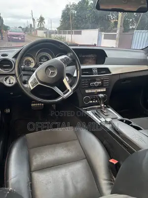 Mercedes-Benz C250 2013 Red