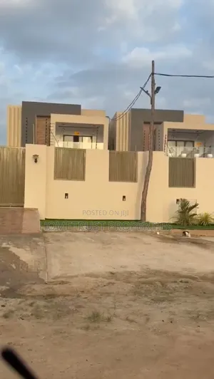 4bdrm Duplex in Ablekuma Nsakina, Pentecost for rent