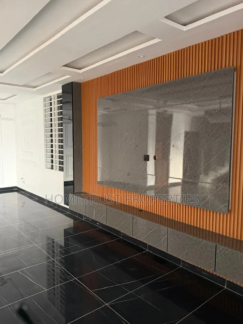 4bdrm Duplex in Ablekuma Nsakina, Pentecost for rent