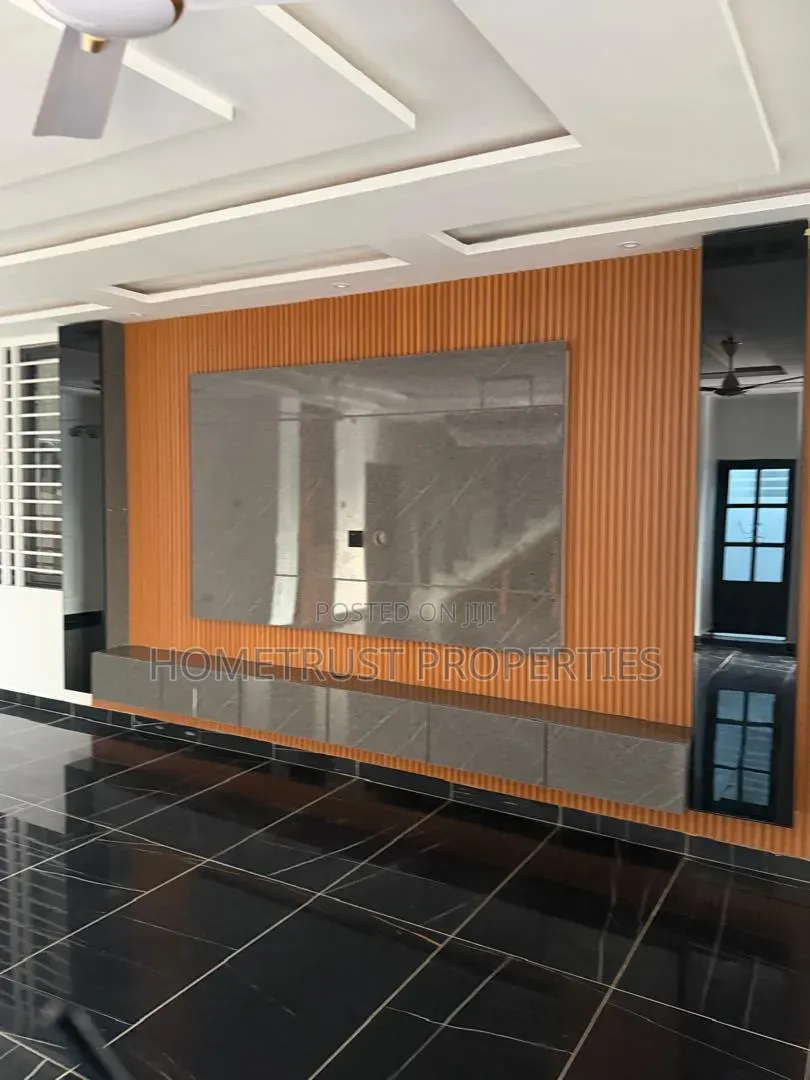 4bdrm Duplex in Ablekuma Nsakina, Pentecost for rent