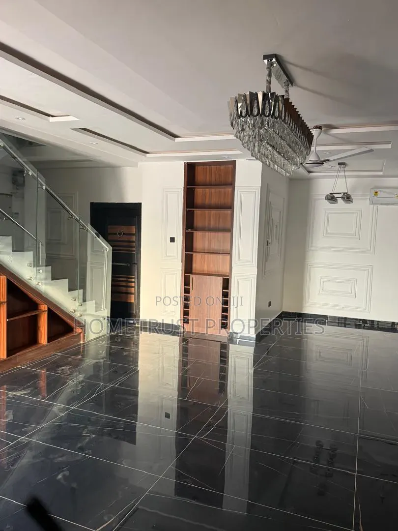 4bdrm Duplex in Ablekuma Nsakina, Pentecost for rent