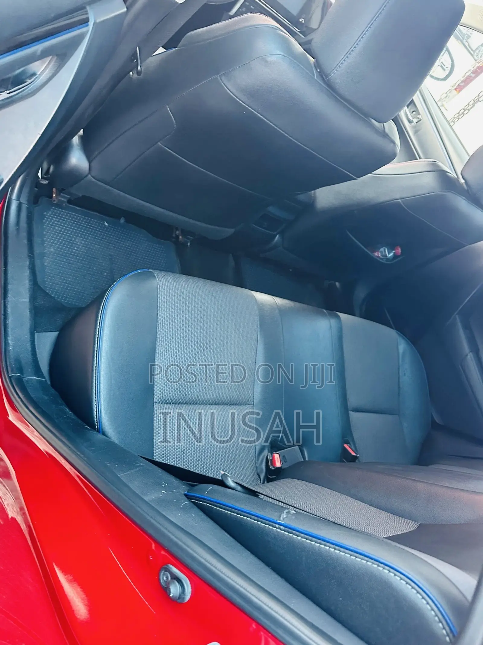 Toyota Corolla SE (1.8L 4cyl 2A) 2018 Red