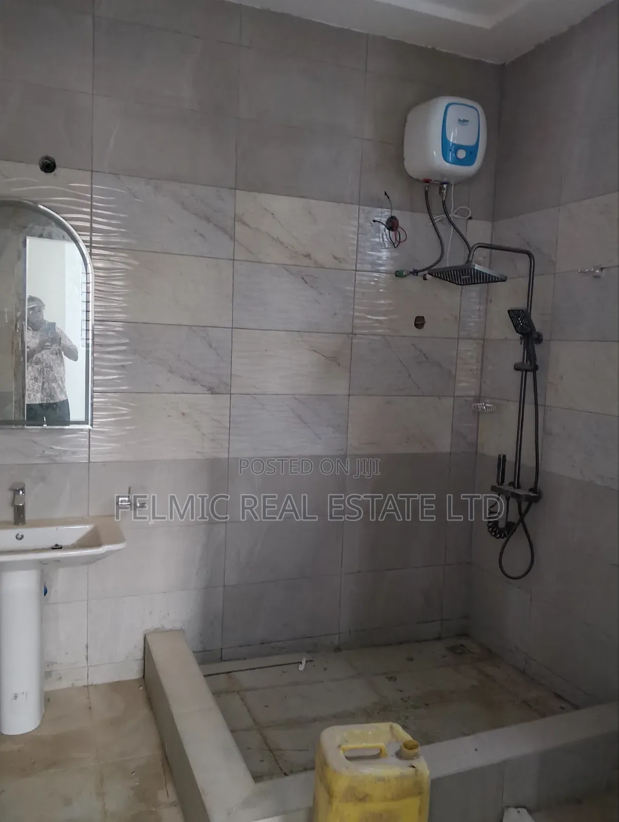 4bdrm House in Abokobi, Boi for sale