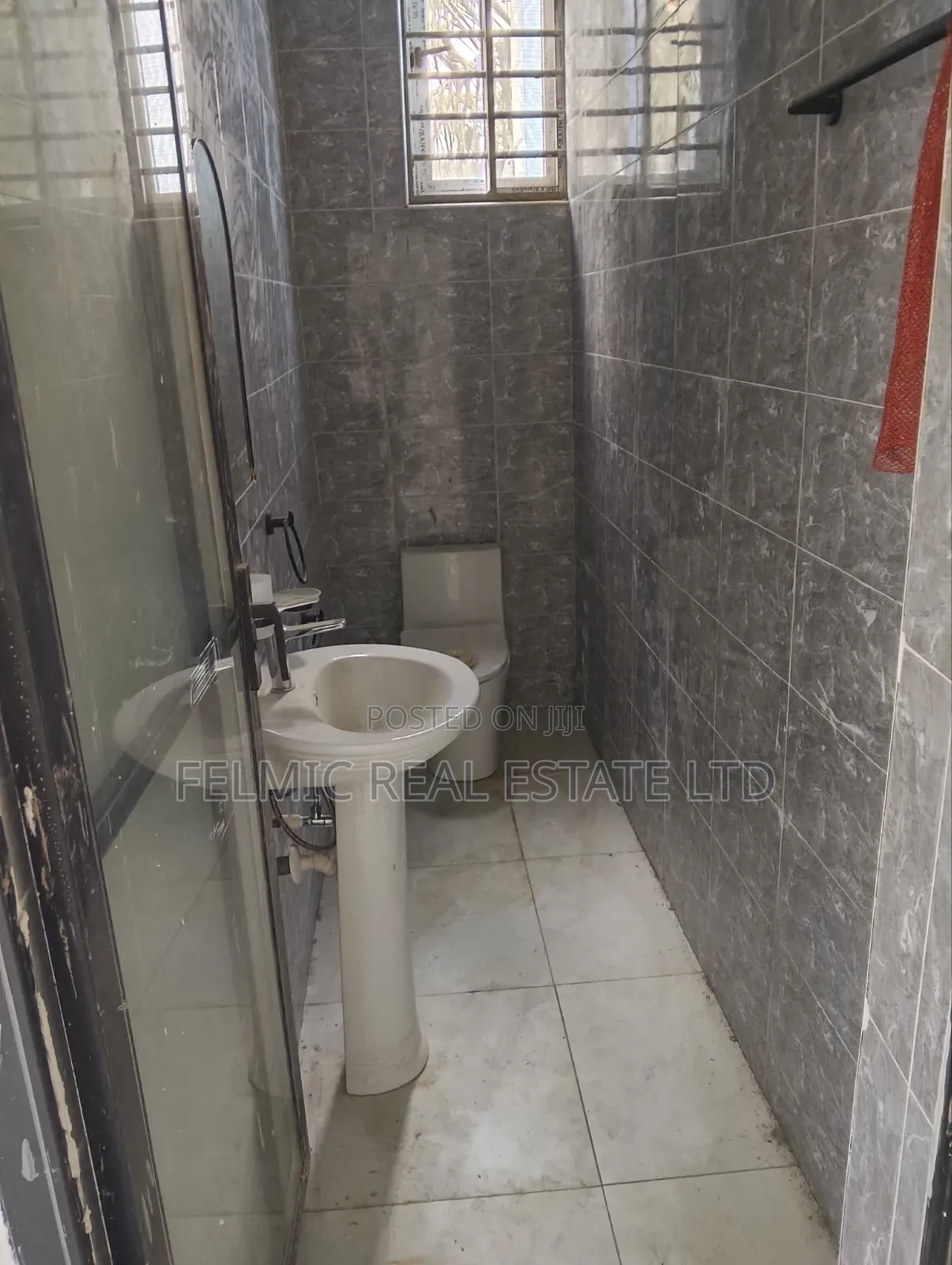 4bdrm House in Abokobi, Boi for sale
