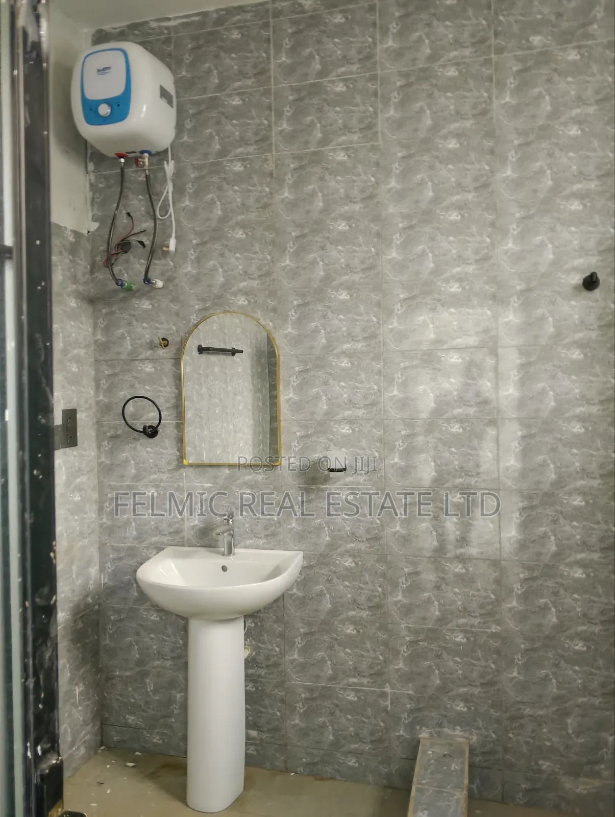 4bdrm House in Abokobi, Boi for sale