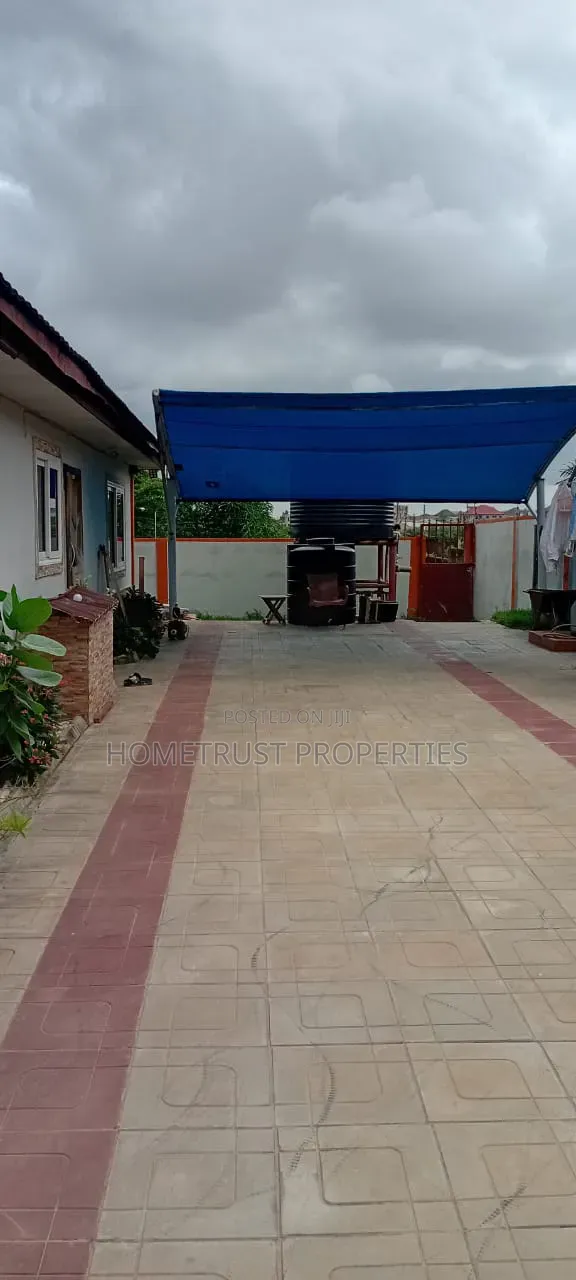 5bdrm Duplex in Ablekuma Ga Odumase, Pentecost for rent