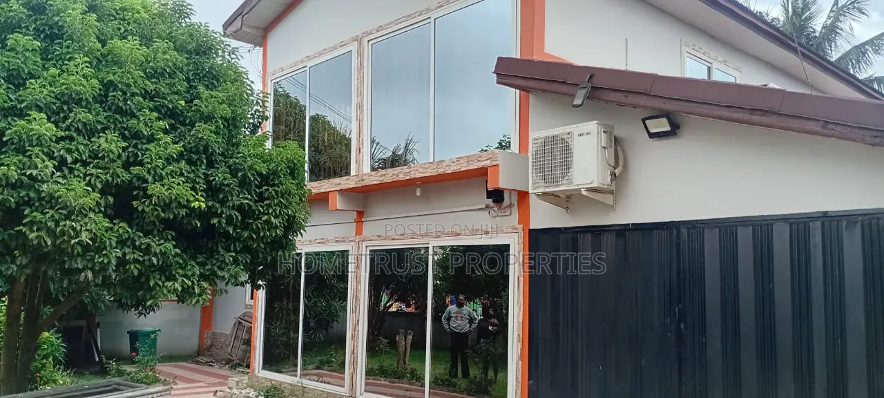 5bdrm Duplex in Ablekuma Ga Odumase, Pentecost for rent
