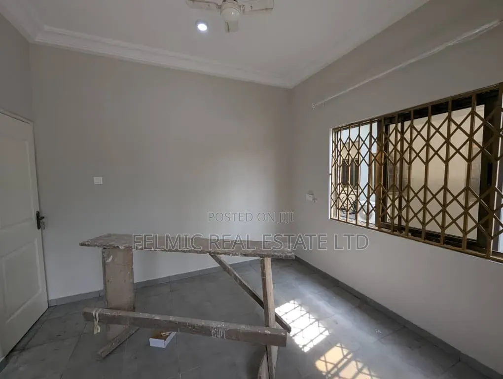 2bdrm Apartment in Achimota Cfc for rent