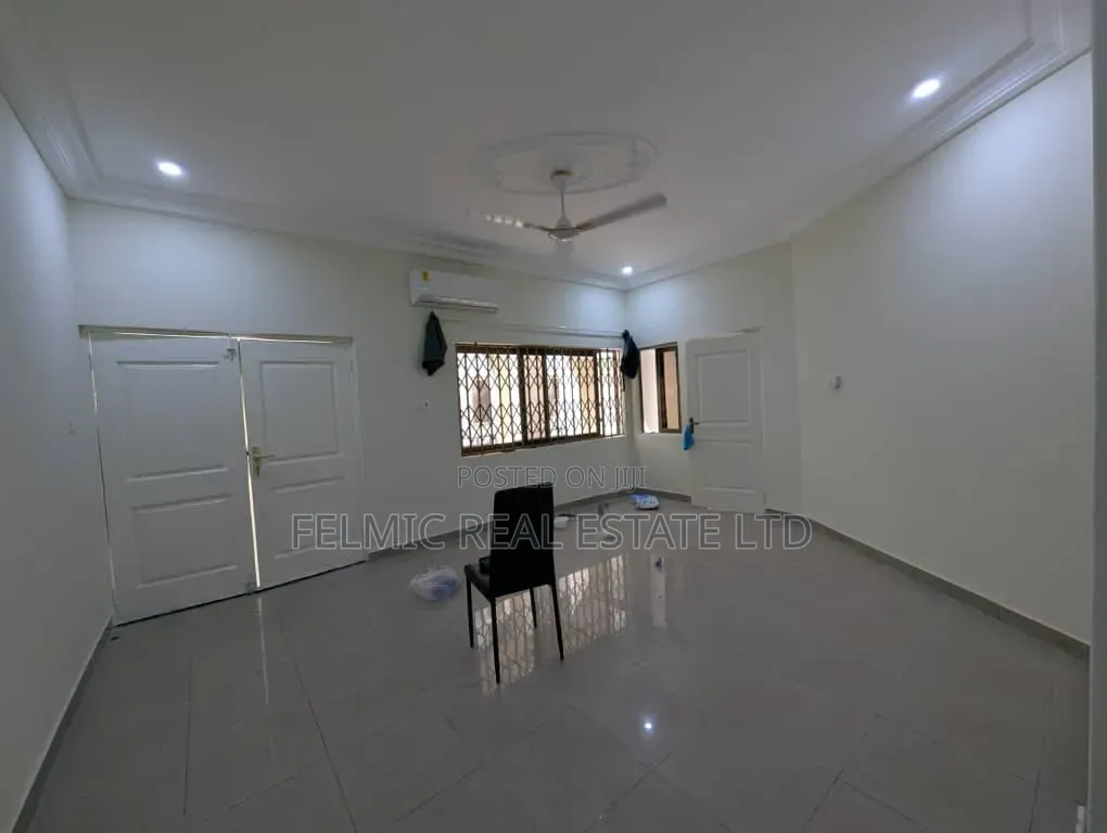 2bdrm Apartment in Achimota Cfc for rent