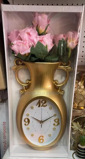 Gold Vase Clock