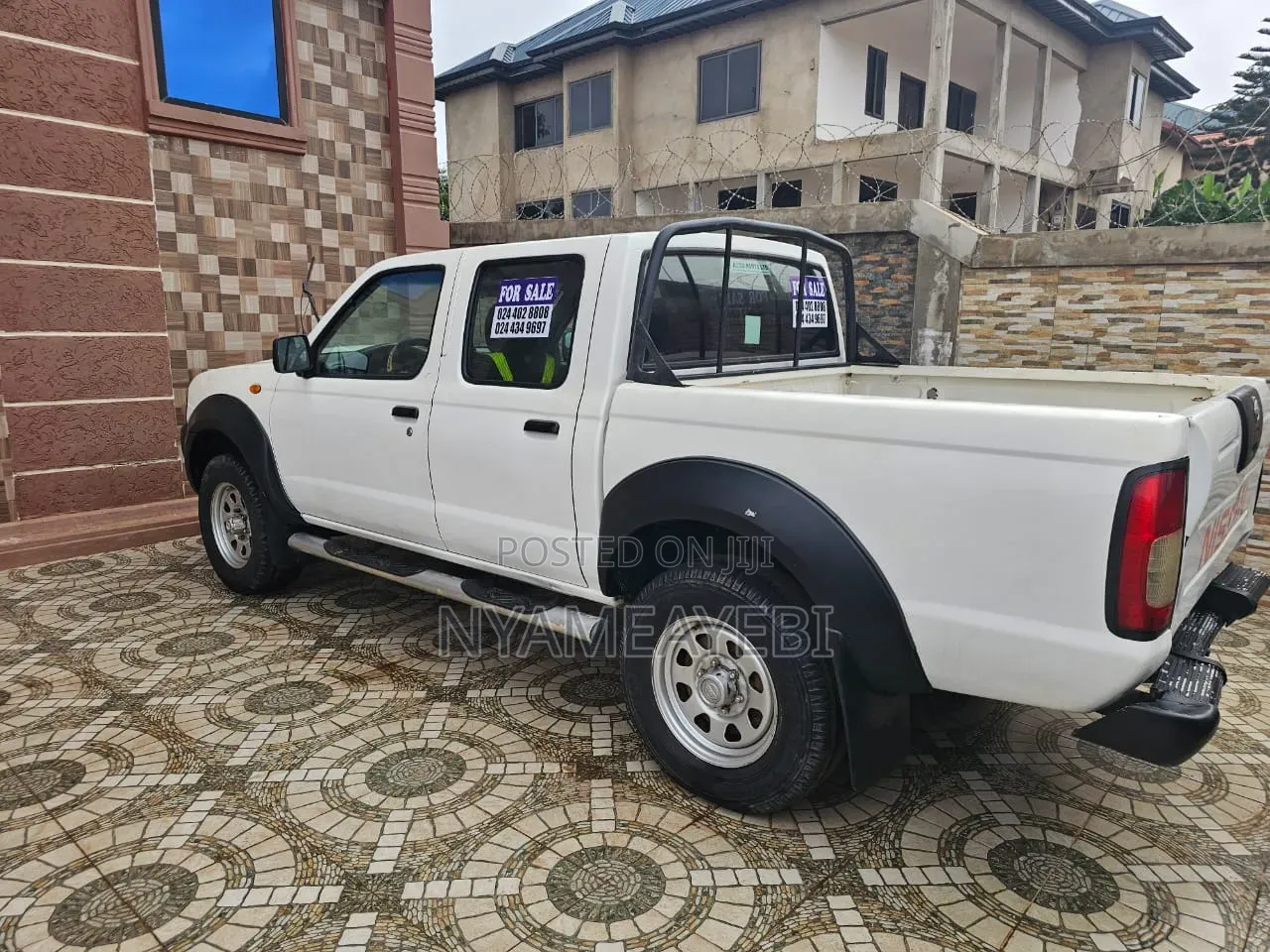 Nissan Hardbody 2017 White