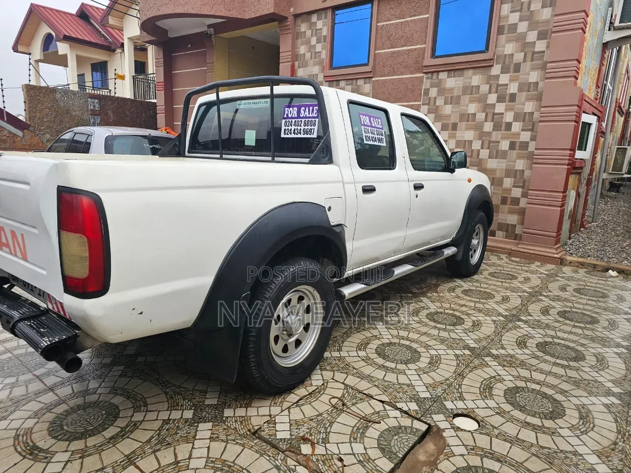 Nissan Hardbody 2017 White