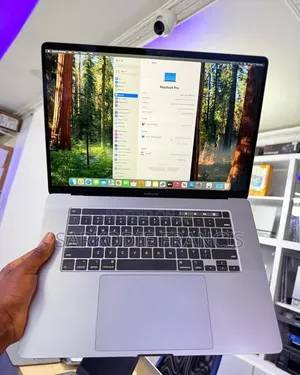 New Laptop Apple MacBook 2019 32GB Intel Core i9 SSD 1T