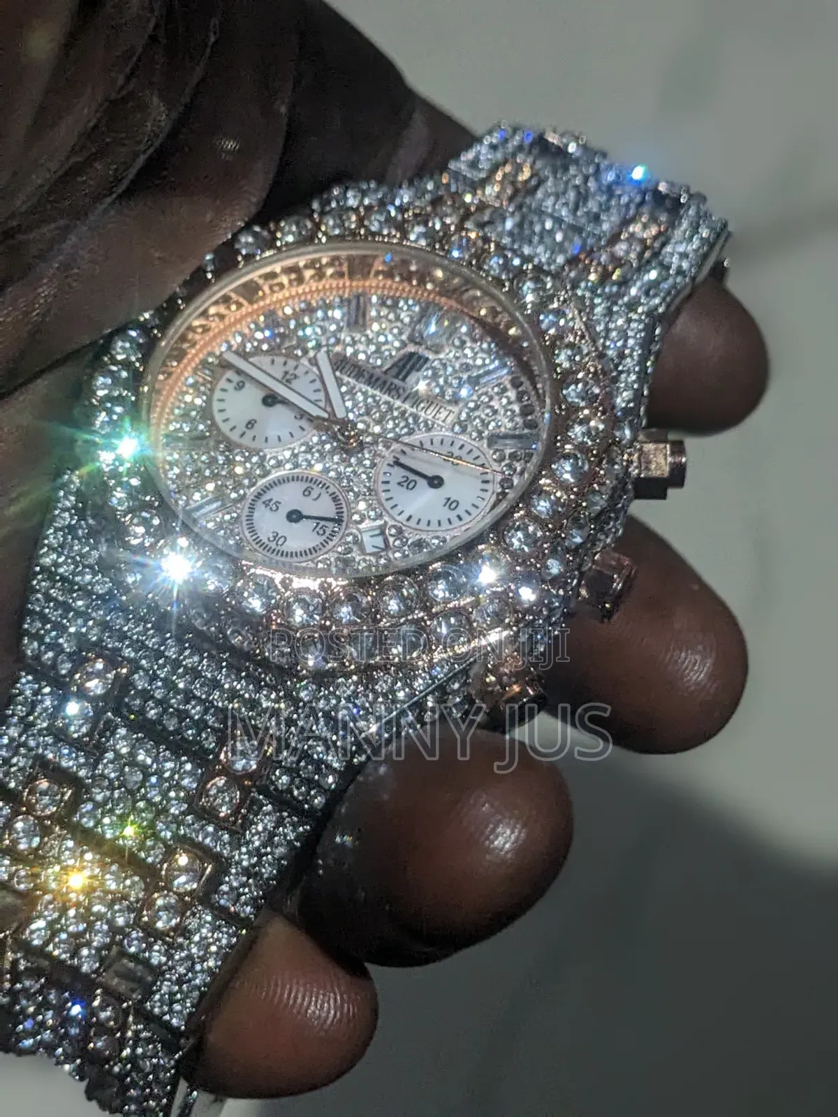 Buss Down Chronograph Audemars Piguet. Not the Real Thing !