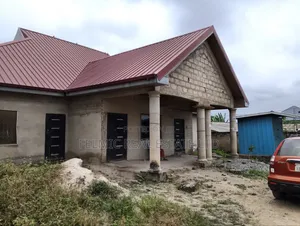 5bdrm House in Amasaman Abeanse for sale