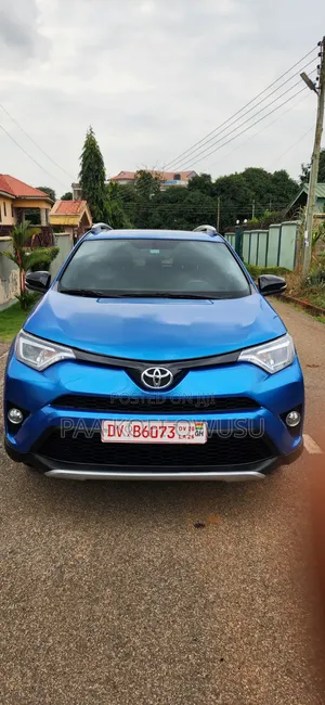 Toyota RAV4 SE FWD (2.5L 4cyl 6A) 2017 Blue