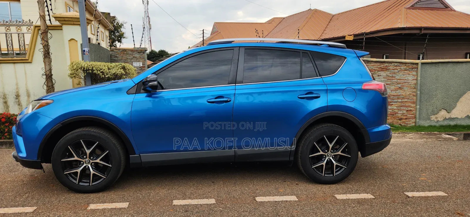 Toyota RAV4 SE FWD (2.5L 4cyl 6A) 2017 Blue