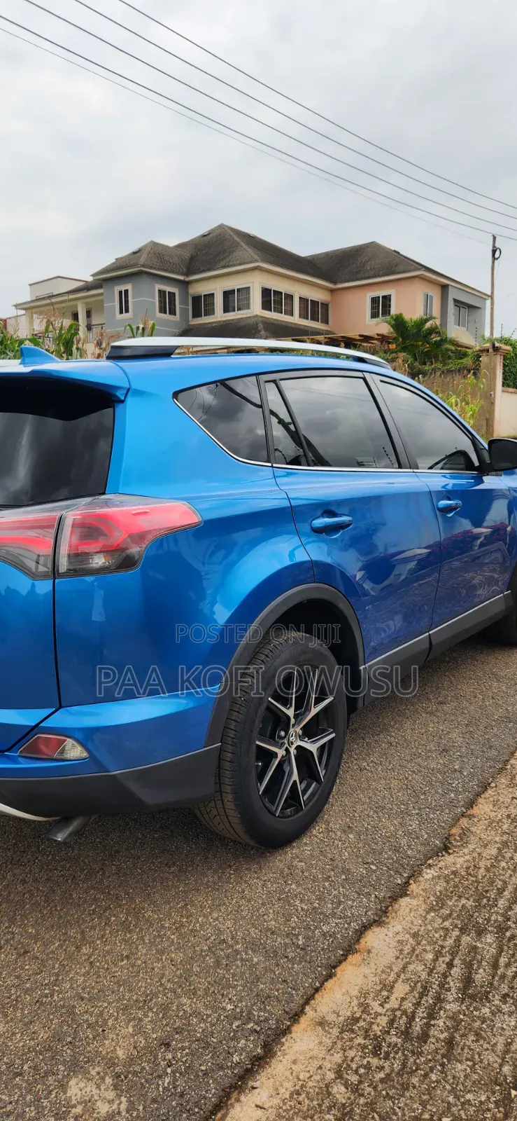 Toyota RAV4 SE FWD (2.5L 4cyl 6A) 2017 Blue