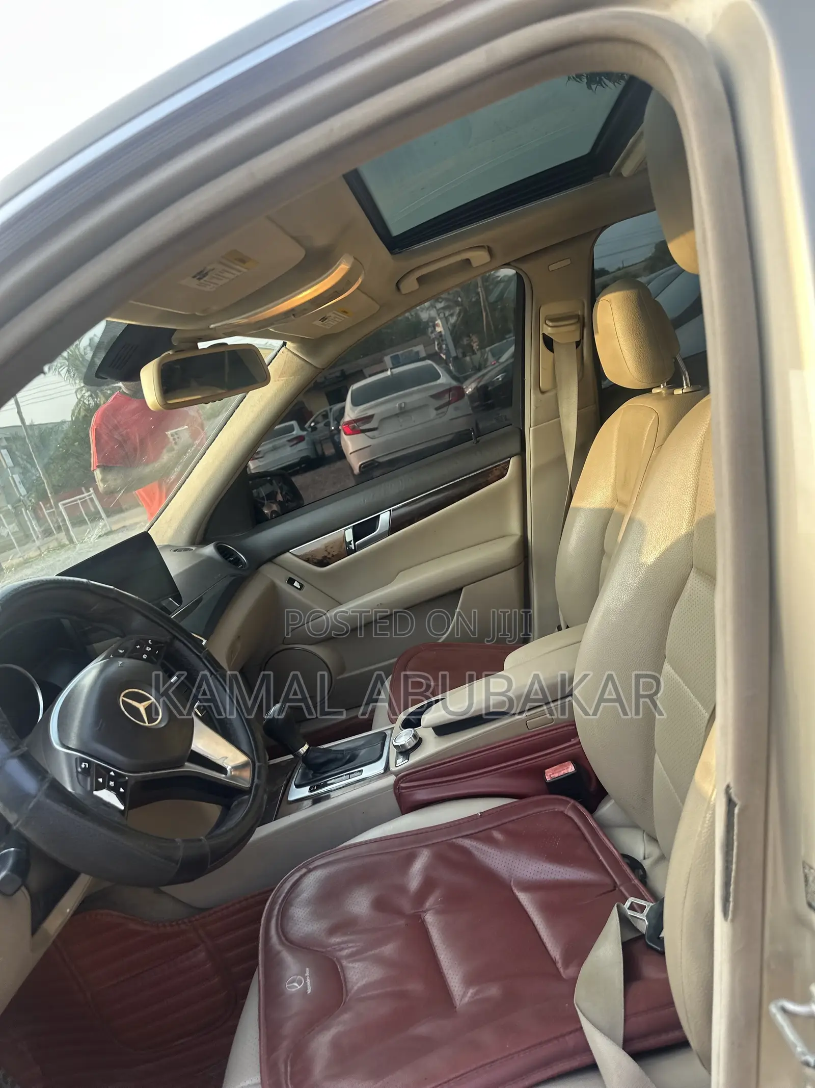 Mercedes-Benz C250 2012 Gold