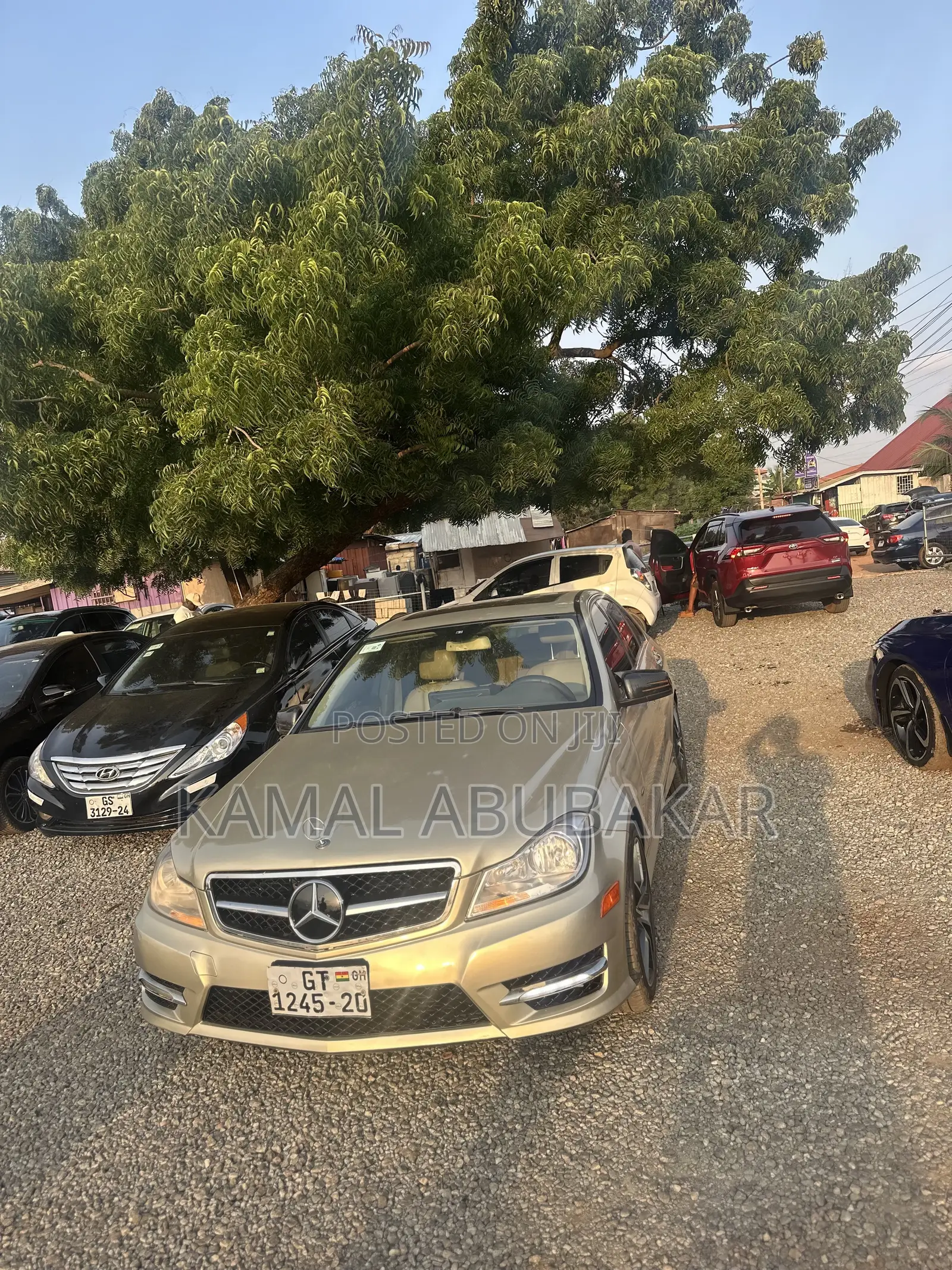 Mercedes-Benz C250 2012 Gold