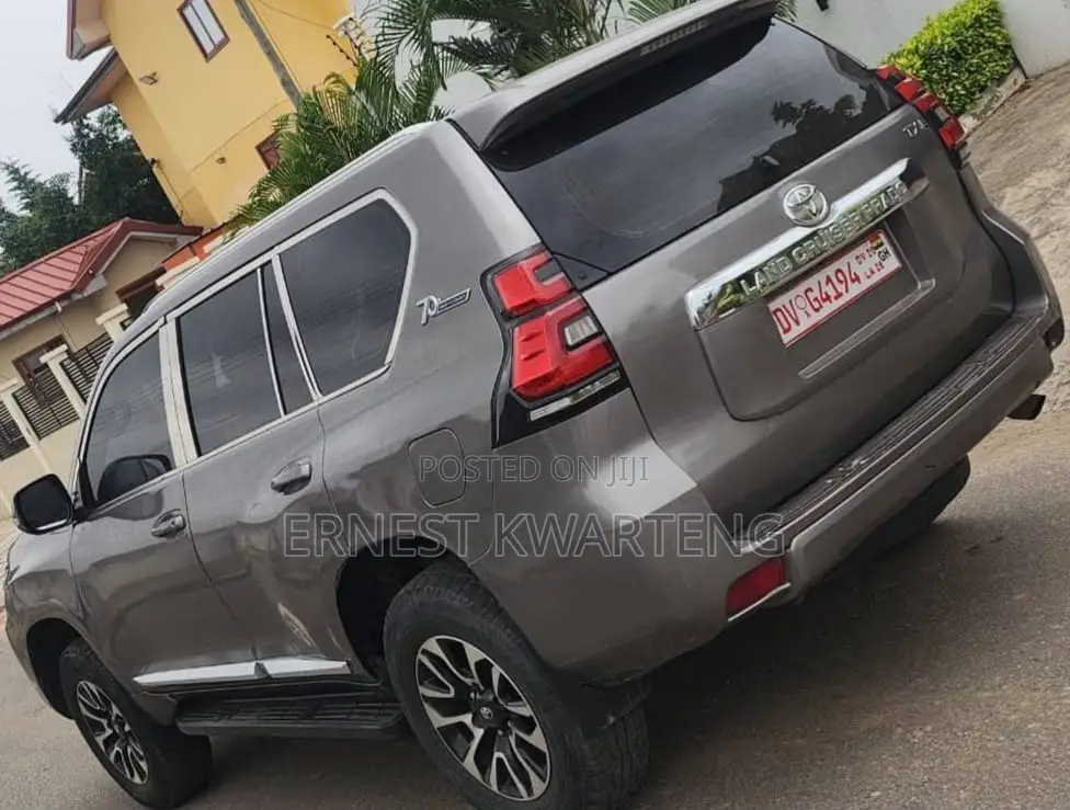Toyota Land Cruiser Prado 2015 Gray
