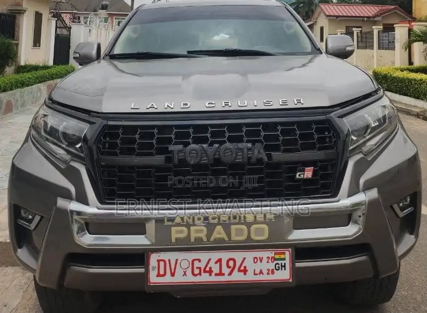 Toyota Land Cruiser Prado 2015 Gray