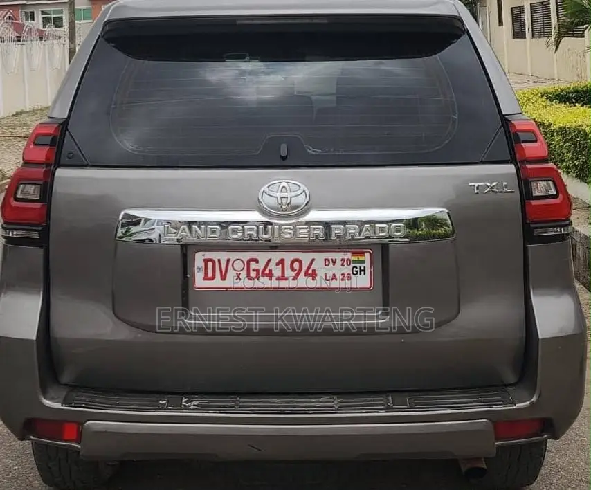 Toyota Land Cruiser Prado 2015 Gray