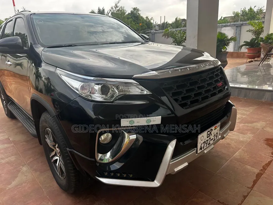 Toyota Fortuner 2018 Black