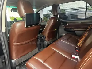 Toyota Fortuner 2018 Black