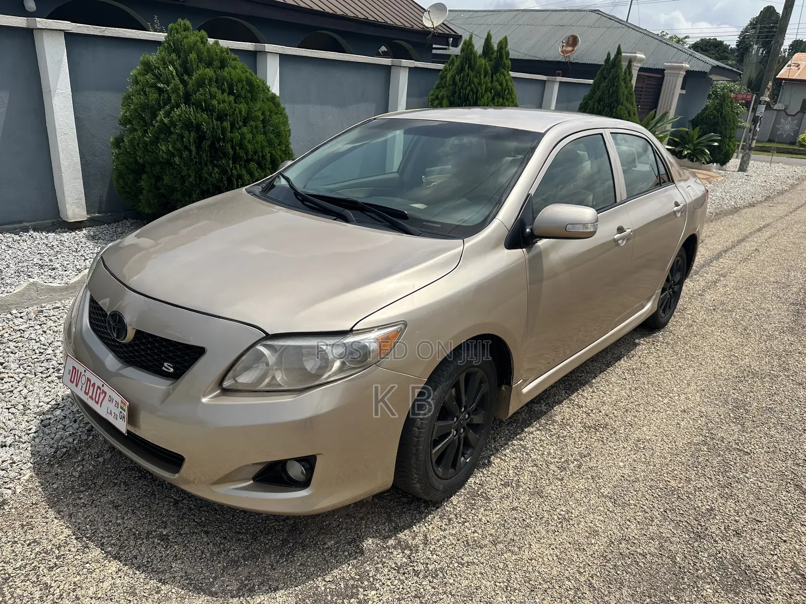 Toyota Corolla 2010 Gold