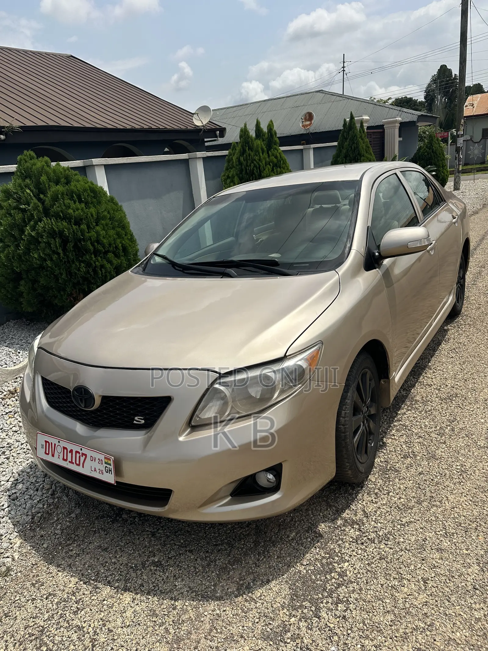 Toyota Corolla 2010 Gold