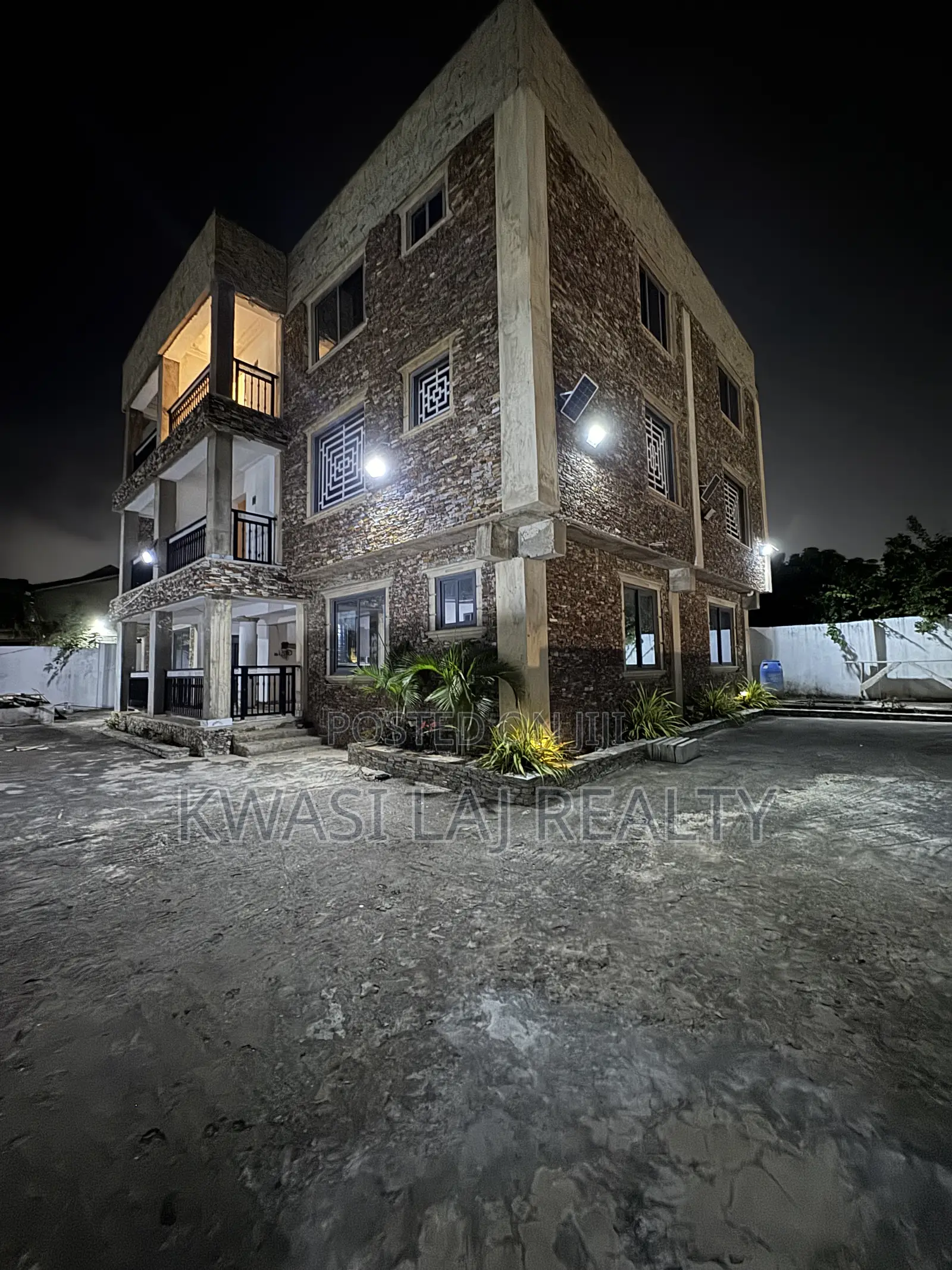 2bdrm Apartment in New Bortianor, Weija for rent