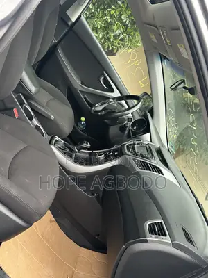 Hyundai Elantra Limited PZEV 4dr Sedan (1.8L 4cyl 6A) 2015 Silver