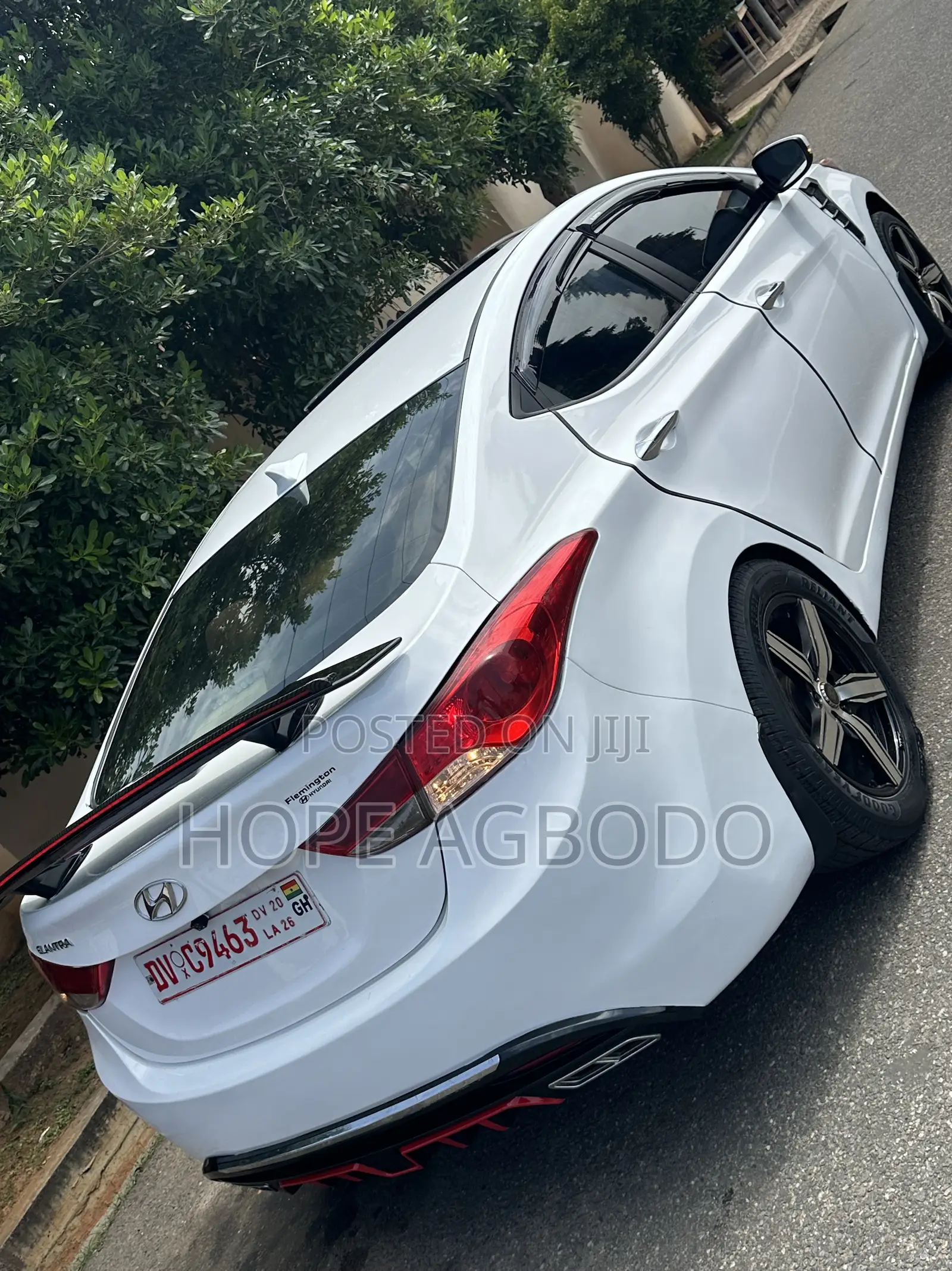 Hyundai Elantra Limited Sedan FWD (1.8L 4cyl 6A) 2013 White