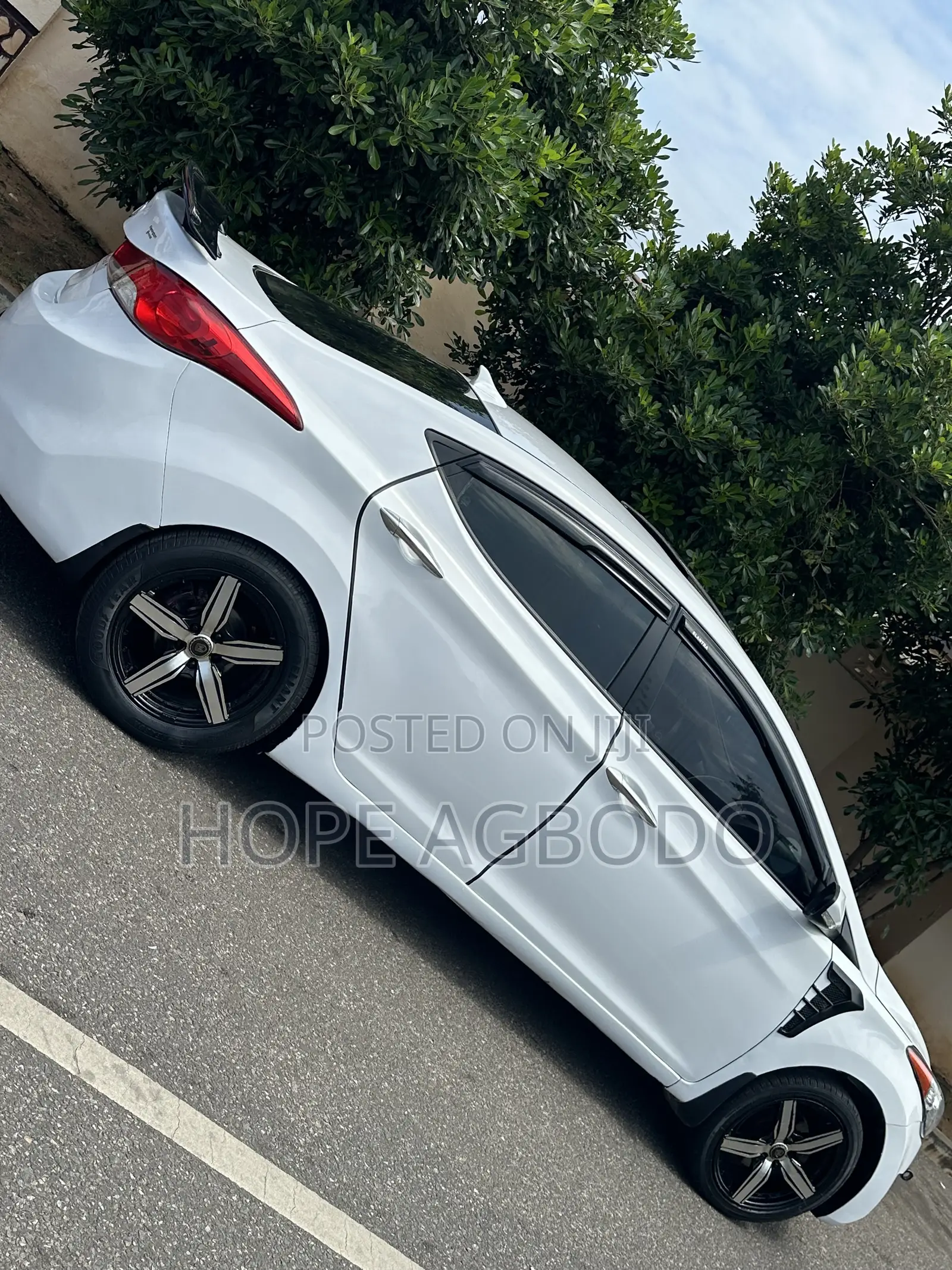 Hyundai Elantra Limited Sedan FWD (1.8L 4cyl 6A) 2013 White