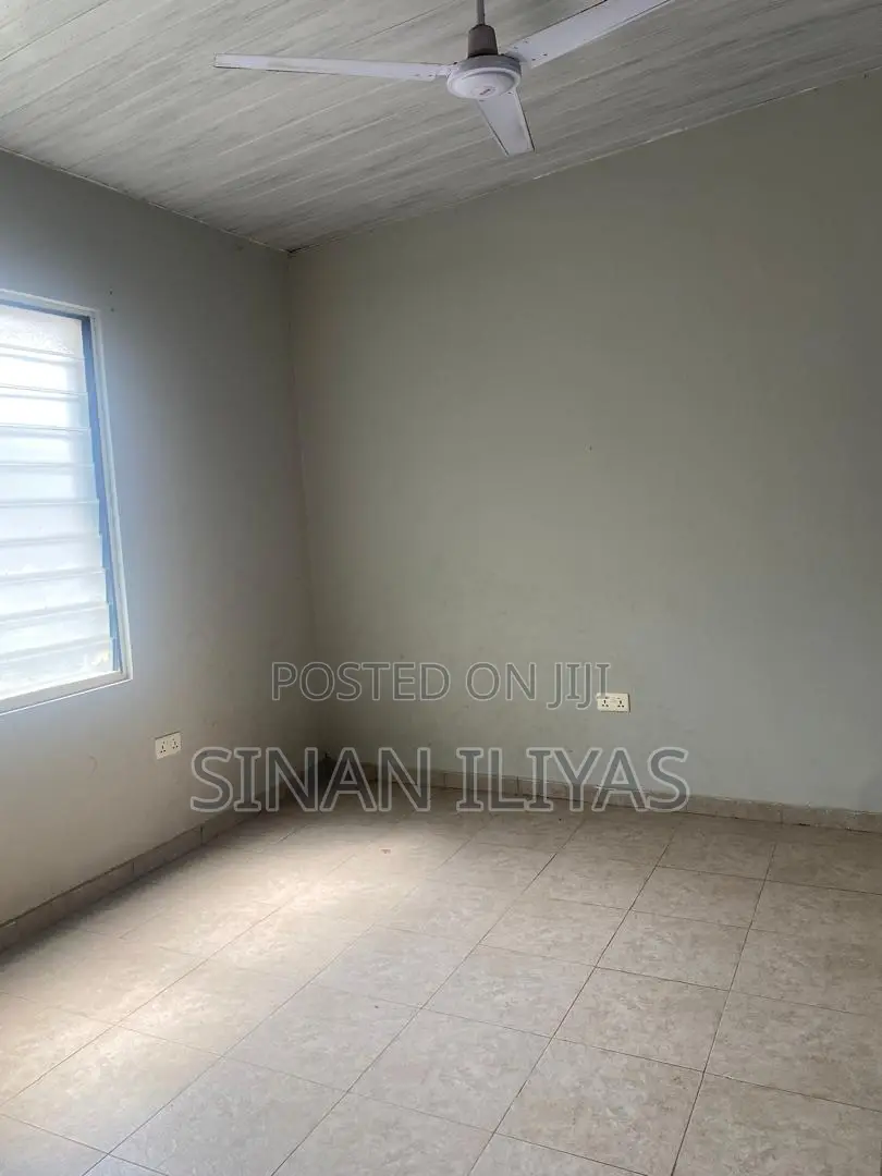 3bdrm House in Nhf Estate, Community 25 for rent