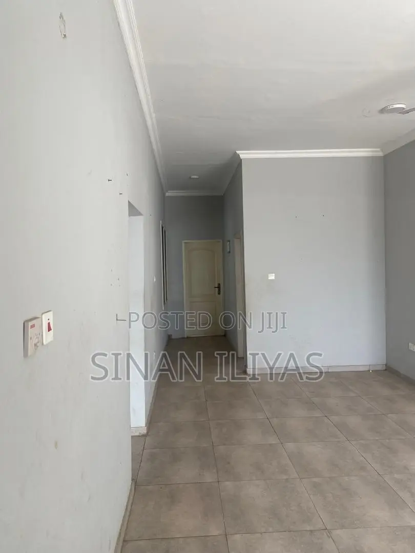 3bdrm House in Nhf Estate, Community 25 for rent