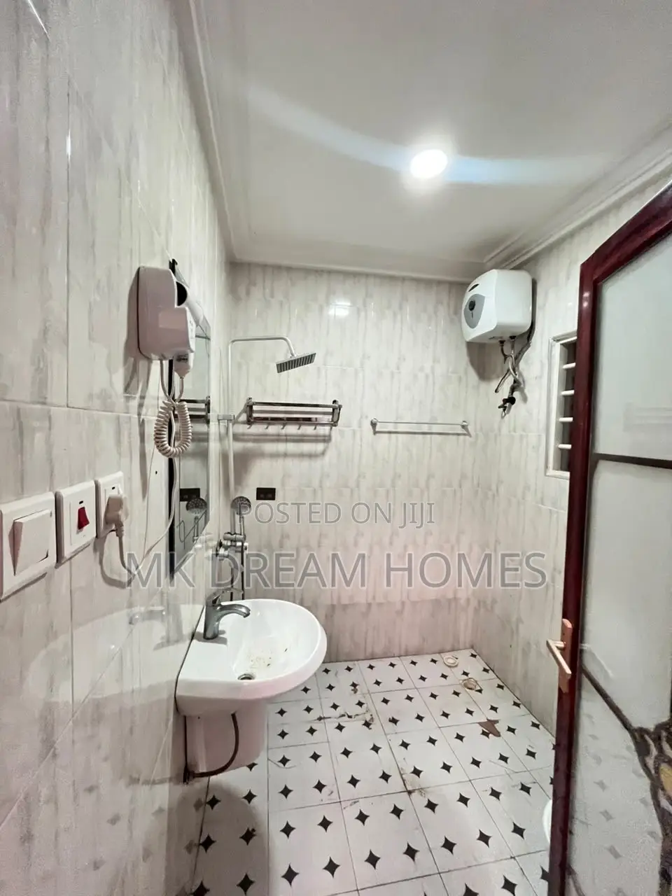2bdrm House in Lake Side Estate for rent