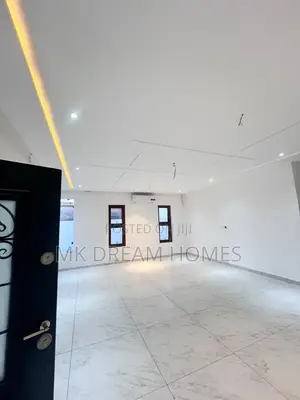 3bdrm House in Lake Side Estate for sale